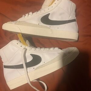 Nike blazer mid 77 white/onyx sneakers
